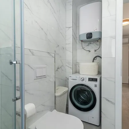 Poolside 2 Bedroom Ap. Mare Apartment Trogir