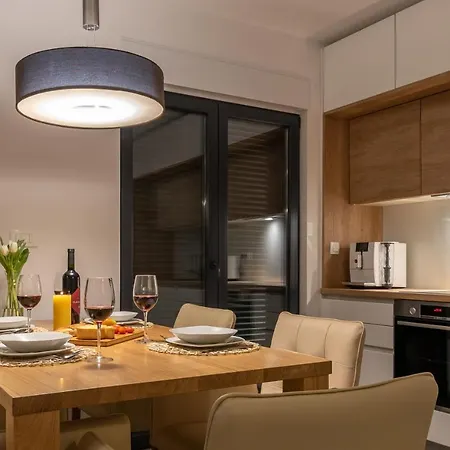 Poolside 2 Bedroom Ap. Mare Trogir